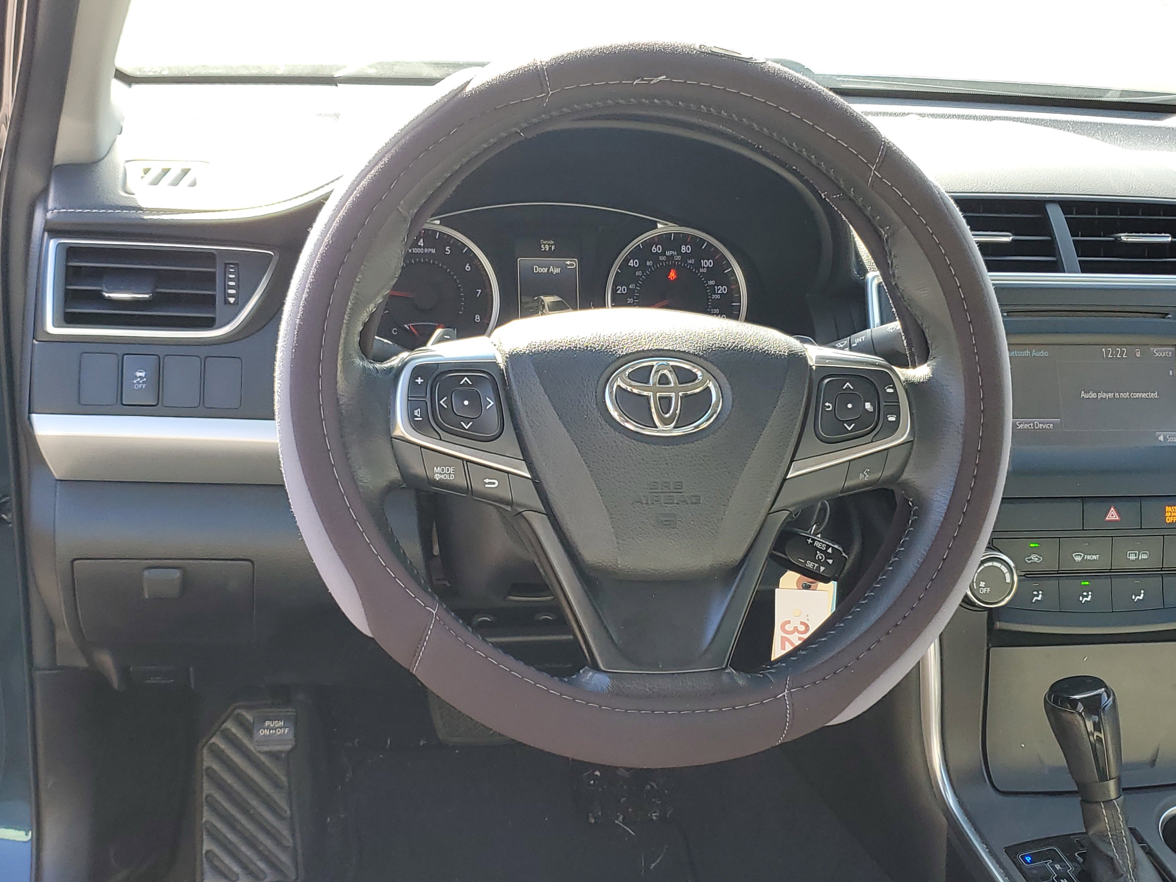 Used 2016 Toyota Camry SE image 12