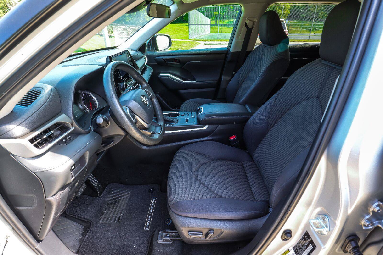 Used 2022 Toyota Highlander L FWD image 34