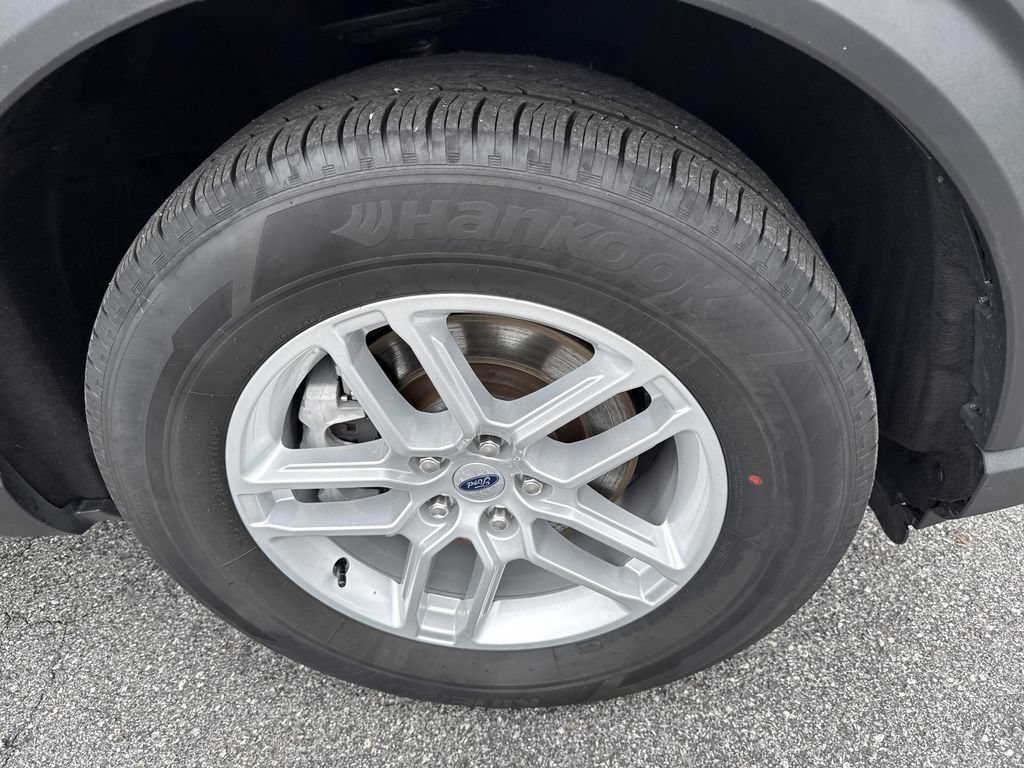 Used 2025 Ford Explorer Active AWD/4WD image 12