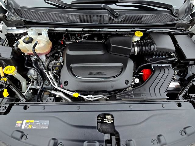 Certified 2024 Chrysler Voyager LX image 28