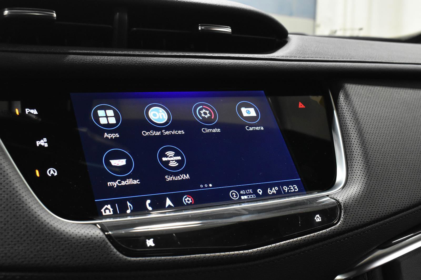 New 2026 Cadillac XT5 Premium Luxury w/ LPO, Floor Liner Package AWD/4WD image 7