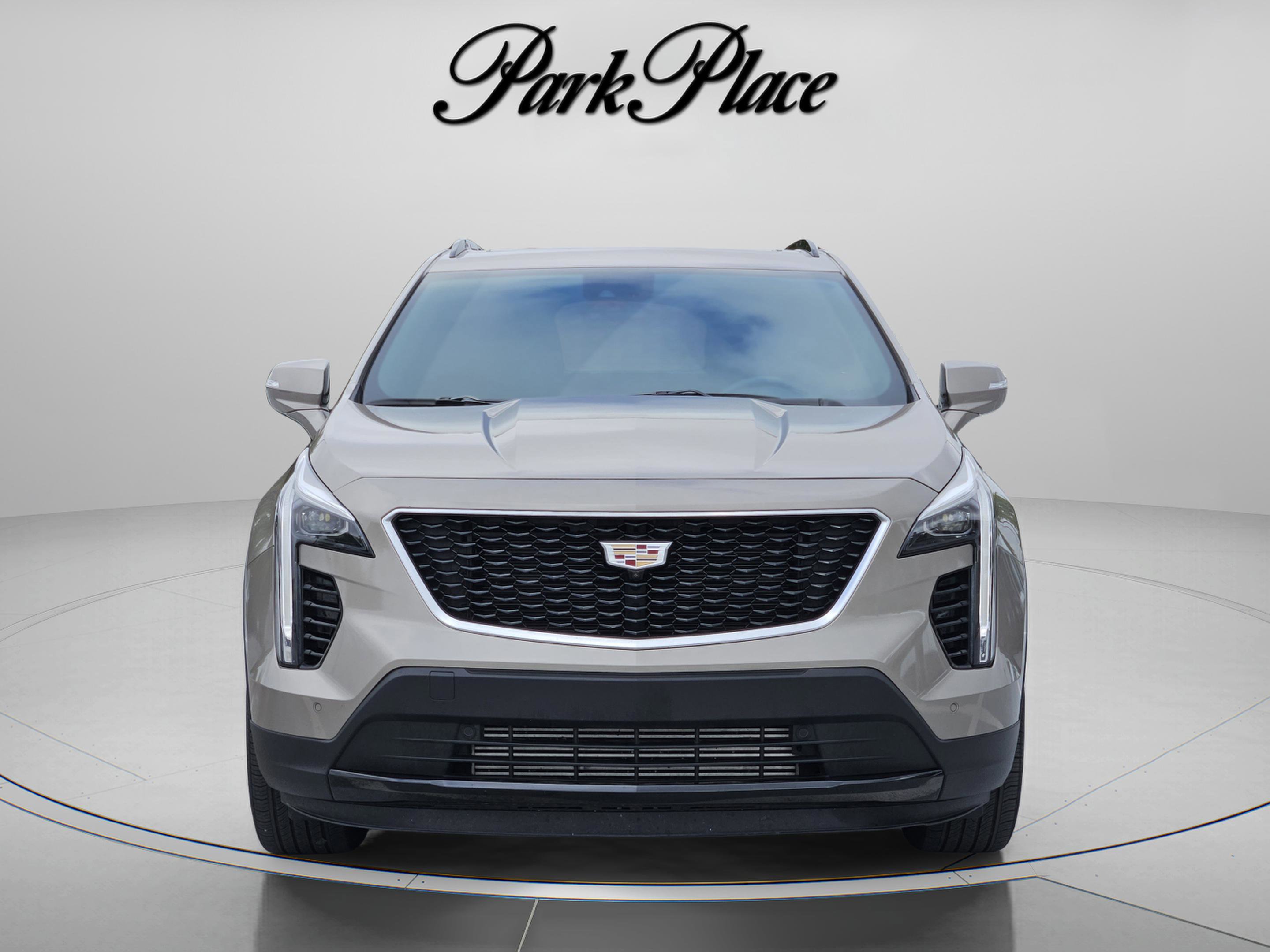 Used 2022 Cadillac XT4 Sport w/ Enhanced Visibility Package image 9