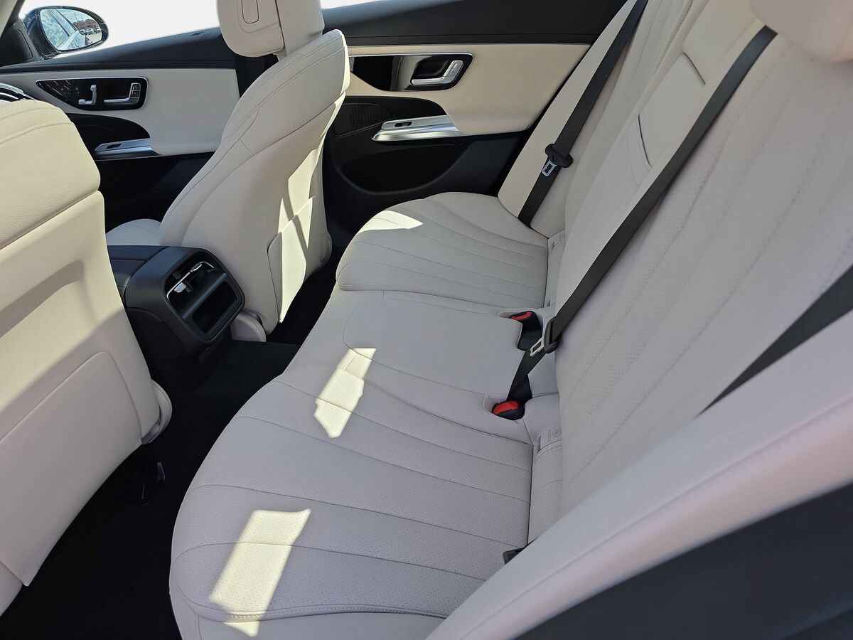 New 2026 Mercedes-Benz E 450 4MATIC Sedan image 14