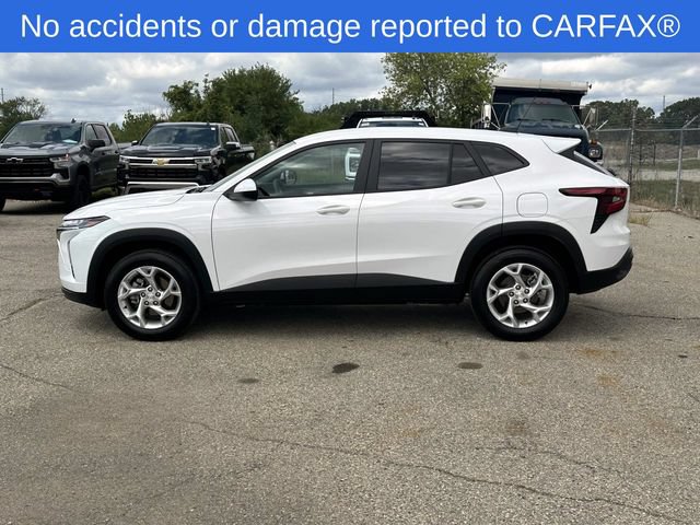 Certified 2024 Chevrolet Trax LS w/ LS Convenience Package FWD image 2