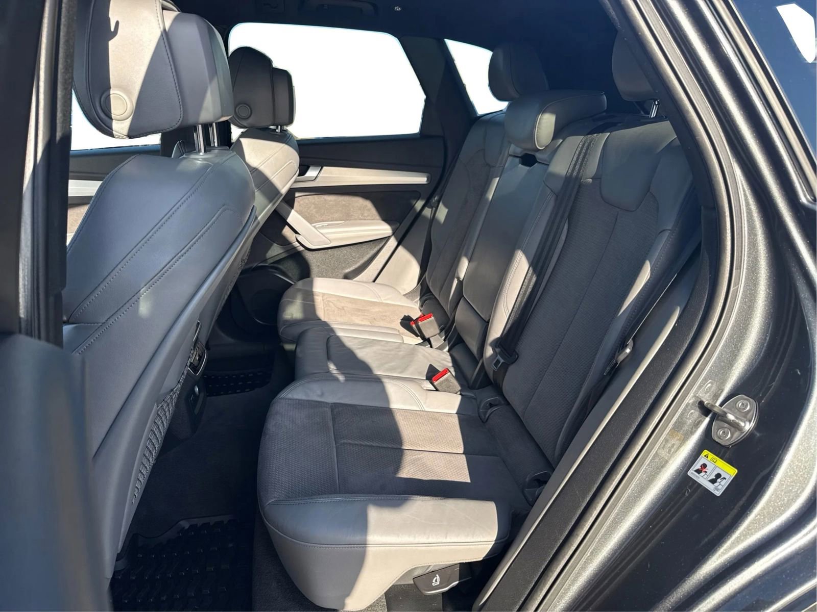 Used 2019 Audi SQ5 Premium Plus w/ Premium Plus Package AWD/4WD image 17