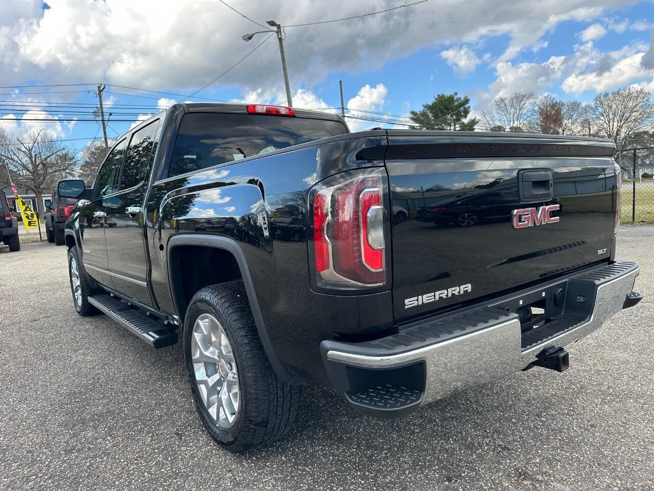 Used 2017 GMC Sierra 1500 SLT w/ SLT Premium Package image 19
