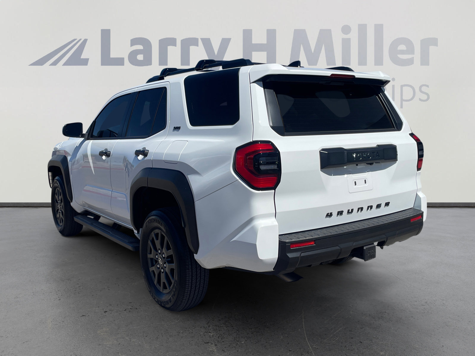 Used 2025 Toyota 4Runner SR5 image 3