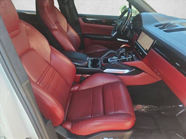 Used 2019 Porsche Cayenne Turbo AWD/4WD image 23