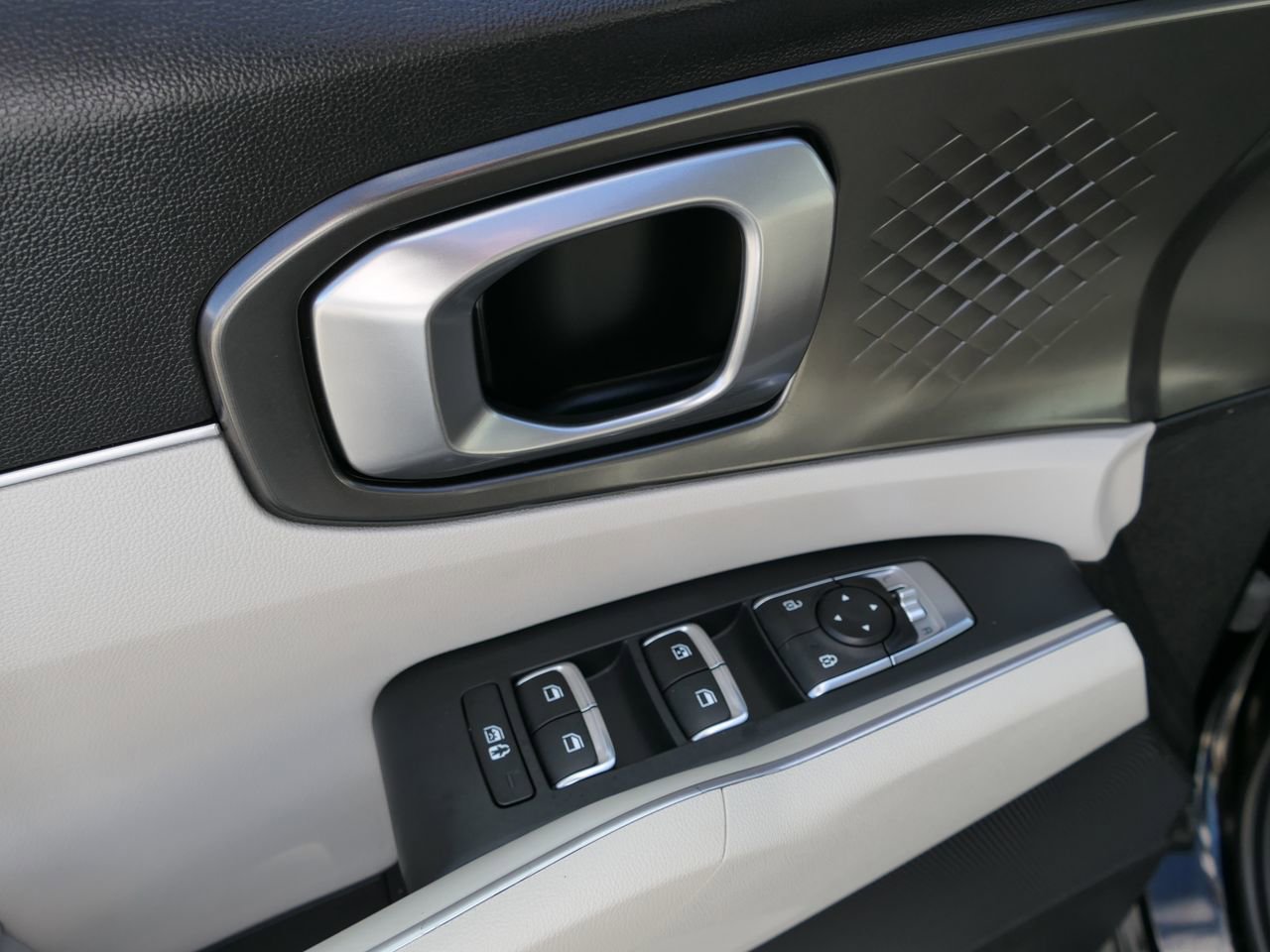 Used 2023 Kia Sorento EX image 13