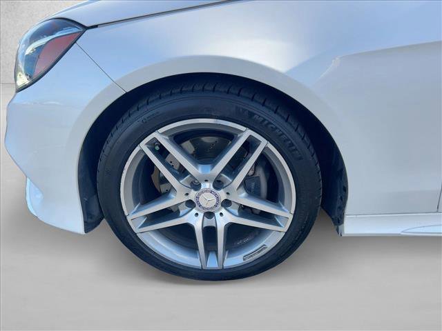 Used 2014 Mercedes-Benz E 350 4MATIC Sedan image 24