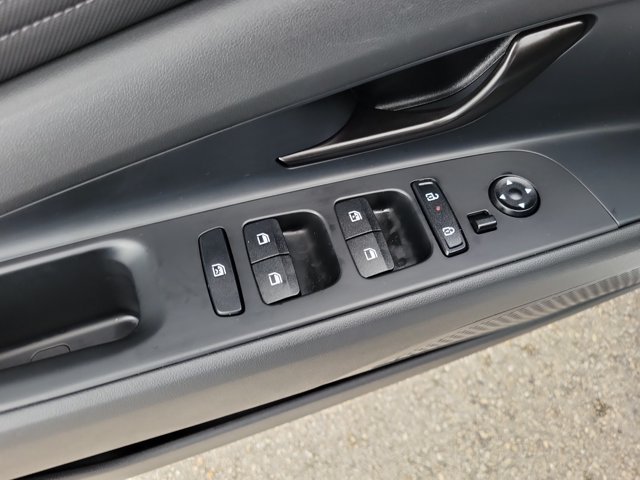 New 2026 Hyundai Elantra SEL Sport FWD image 16