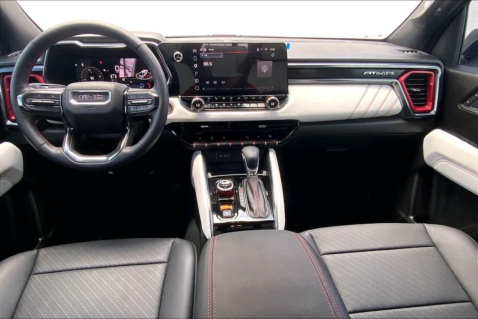Used 2025 GMC Canyon AT4 w/ AT4X Package AWD/4WD image 10