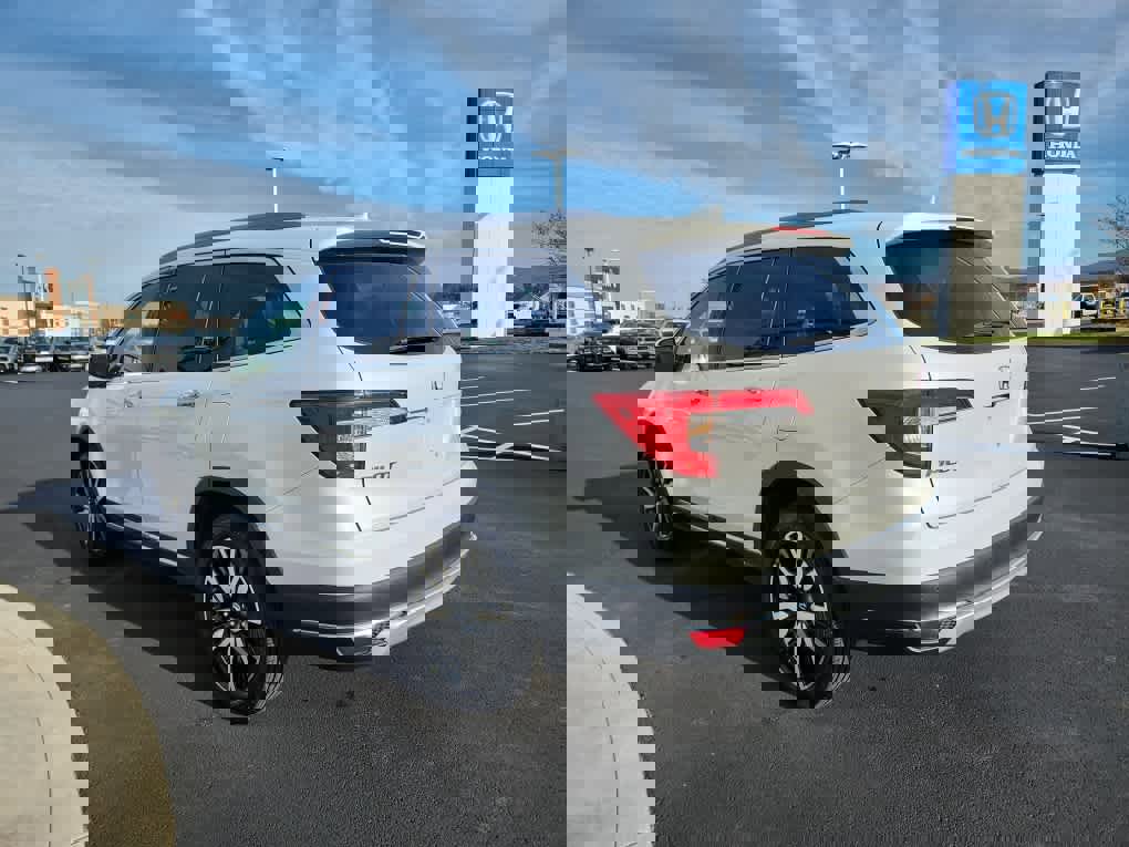 Used 2022 Honda Pilot Touring image 4