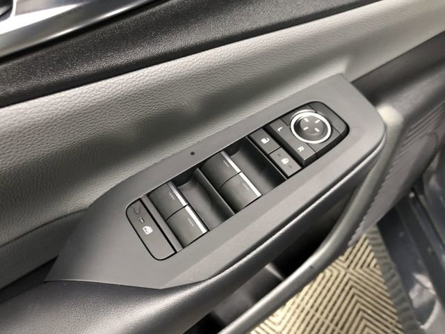 Used 2024 Toyota Prius XLE AWD/4WD image 13