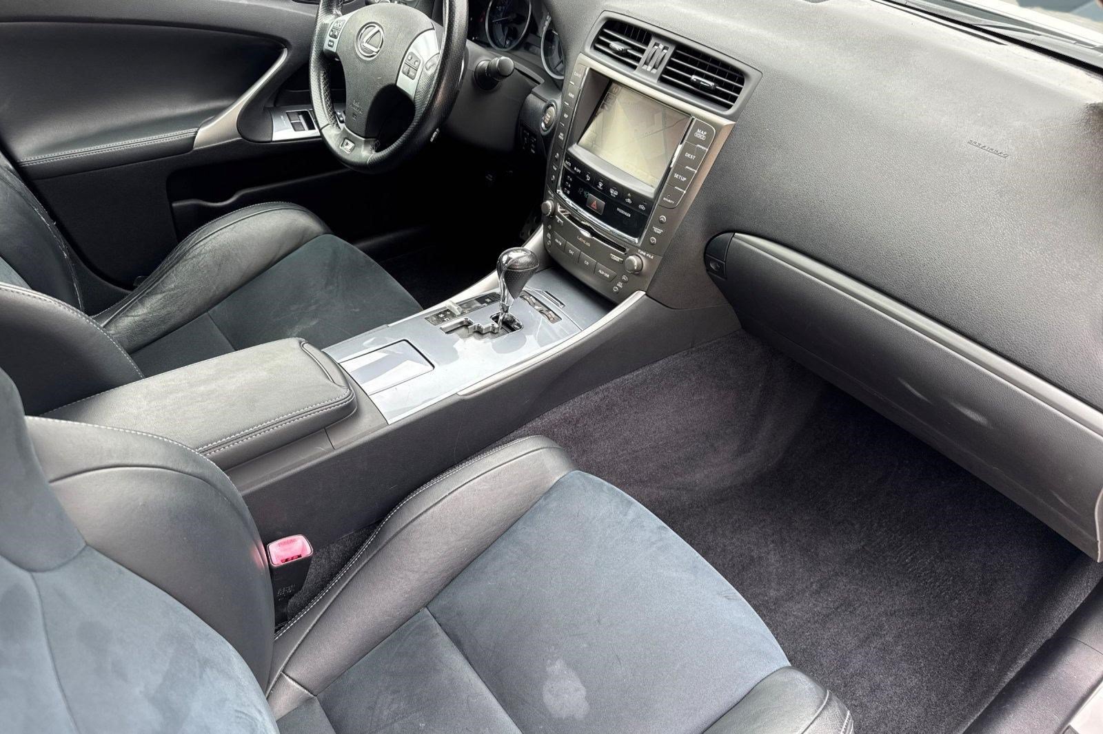 Used 2011 Lexus IS 250 w/ F-Sport Pkg w/Summer Tires RWD image 33