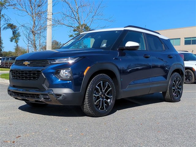 Used 2023 Chevrolet TrailBlazer ACTIV w/ Sun and Liftgate Package image 2