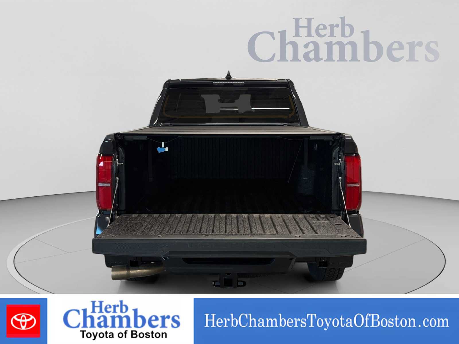 Used 2025 Toyota Tacoma SR5 AWD/4WD image 10