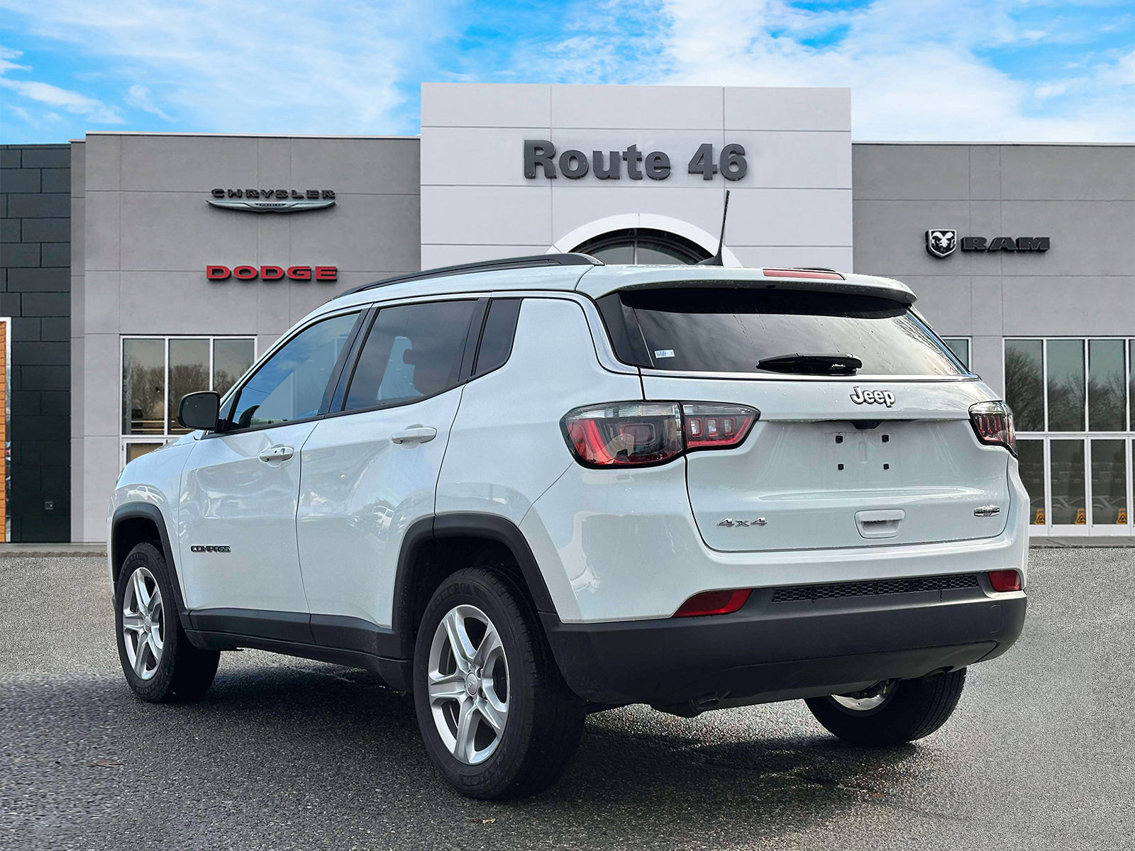 Used 2023 Jeep Compass Latitude w/ Convenience Group image 4