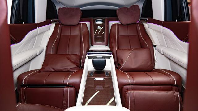 Used 2023 Mercedes-Benz Maybach GLS 600 4MATIC image 3