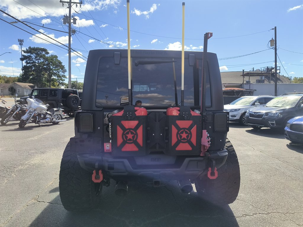 Used 2018 Jeep Wrangler Unlimited Sahara image 4