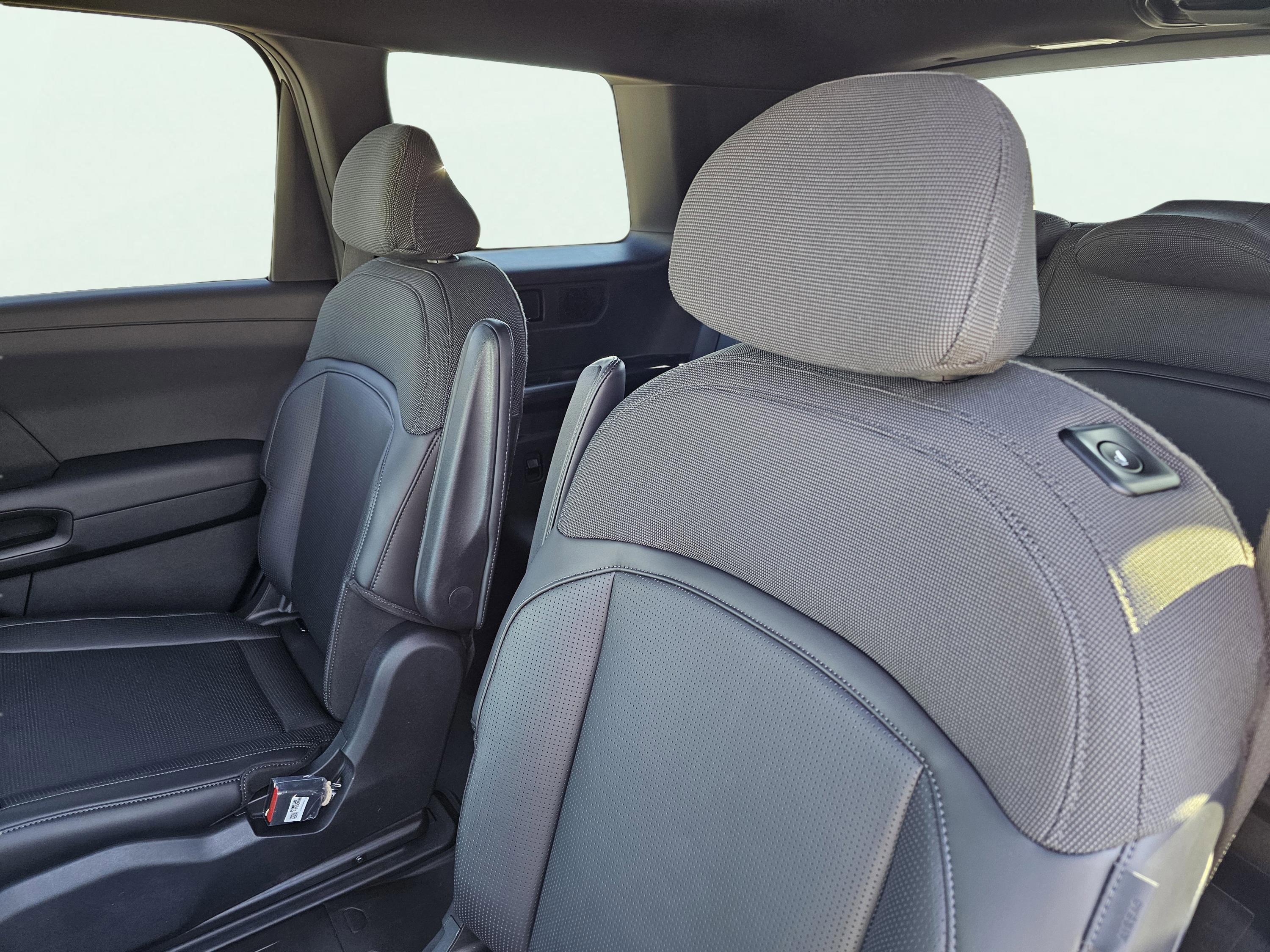 New 2027 Kia Telluride S image 32