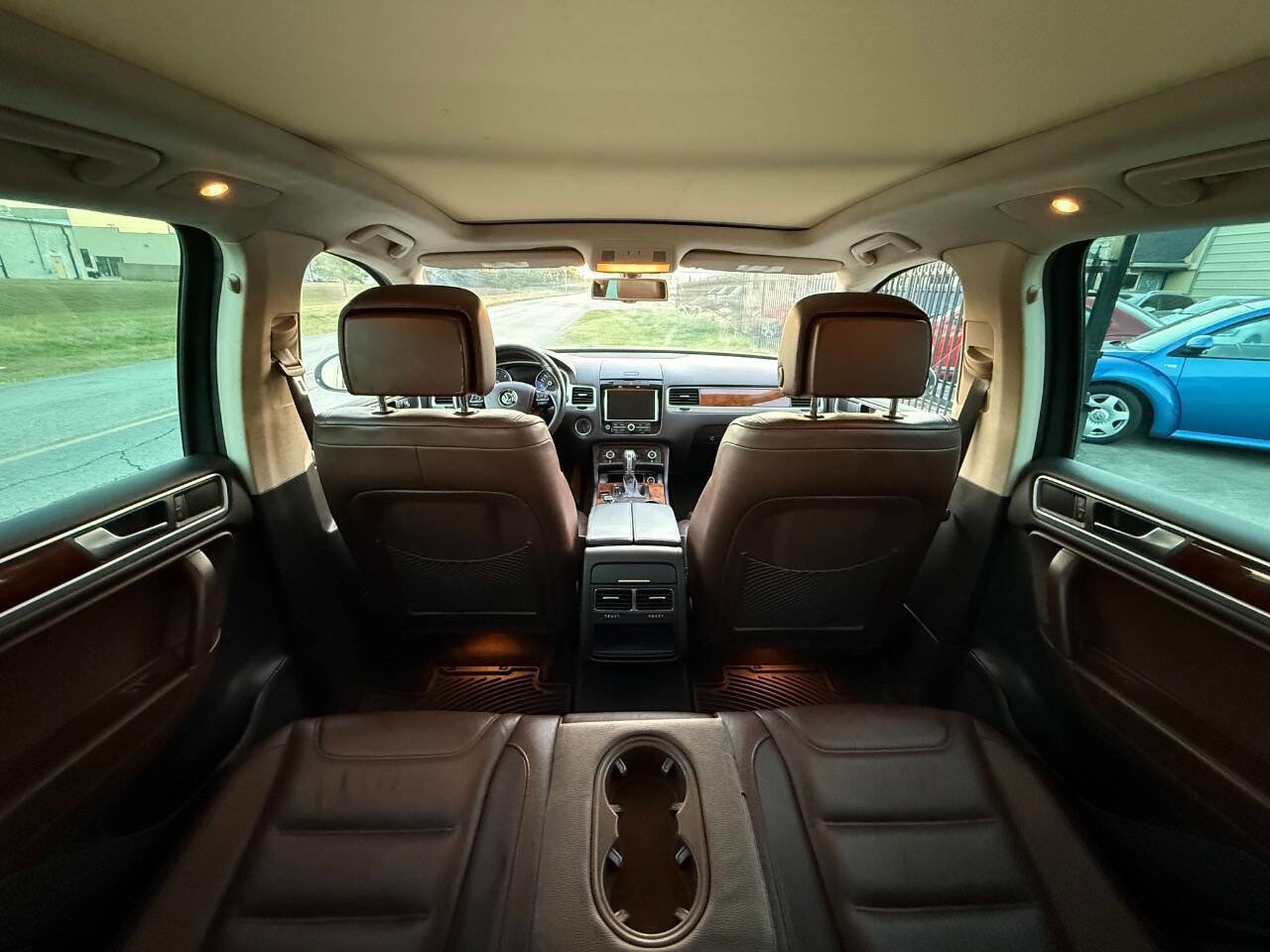 Used 2013 Volkswagen Touareg TDI image 24