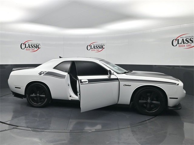 Used 2019 Dodge Challenger R/T w/ Plus Package image 31