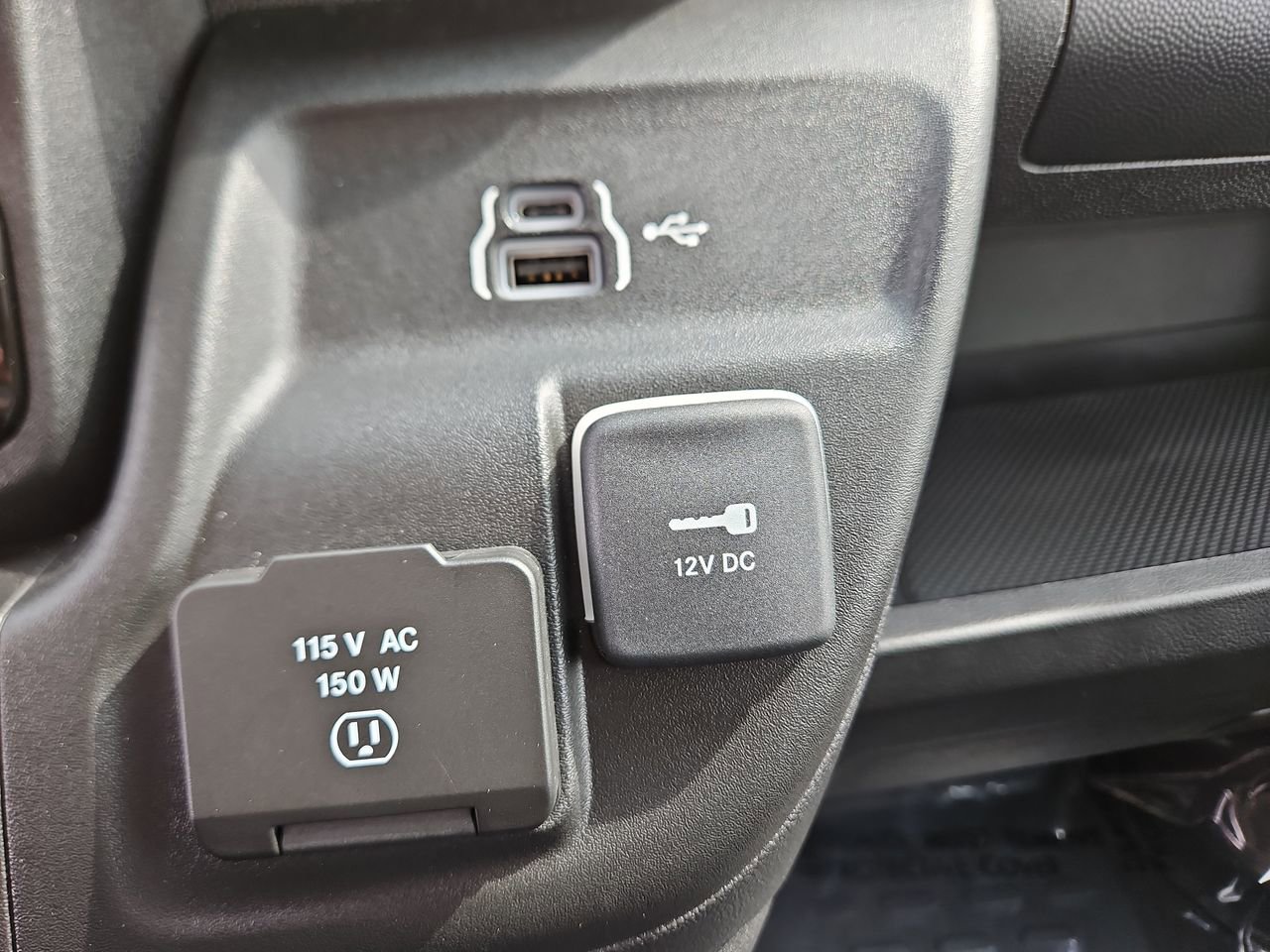 New 2025 RAM ProMaster 2500 w/ Quick Order Package 22G SLT image 25