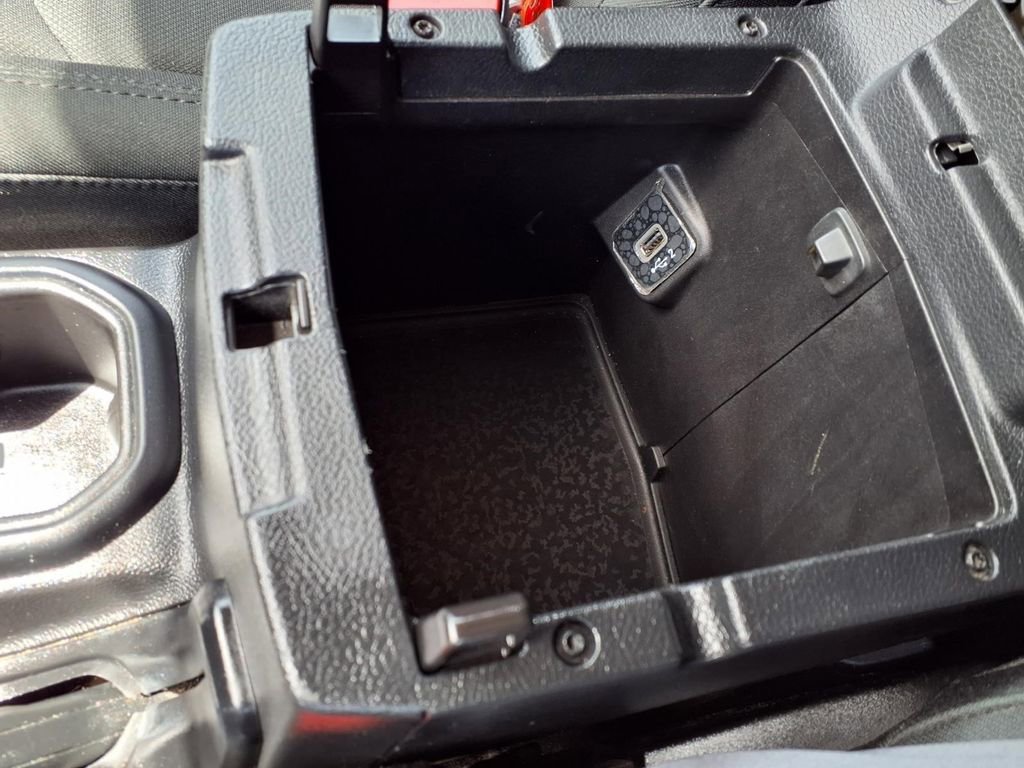 Used 2021 Jeep Gladiator Willys image 12