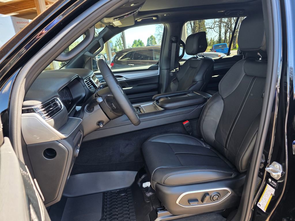 New 2026 Jeep Grand Wagoneer 4WD image 4