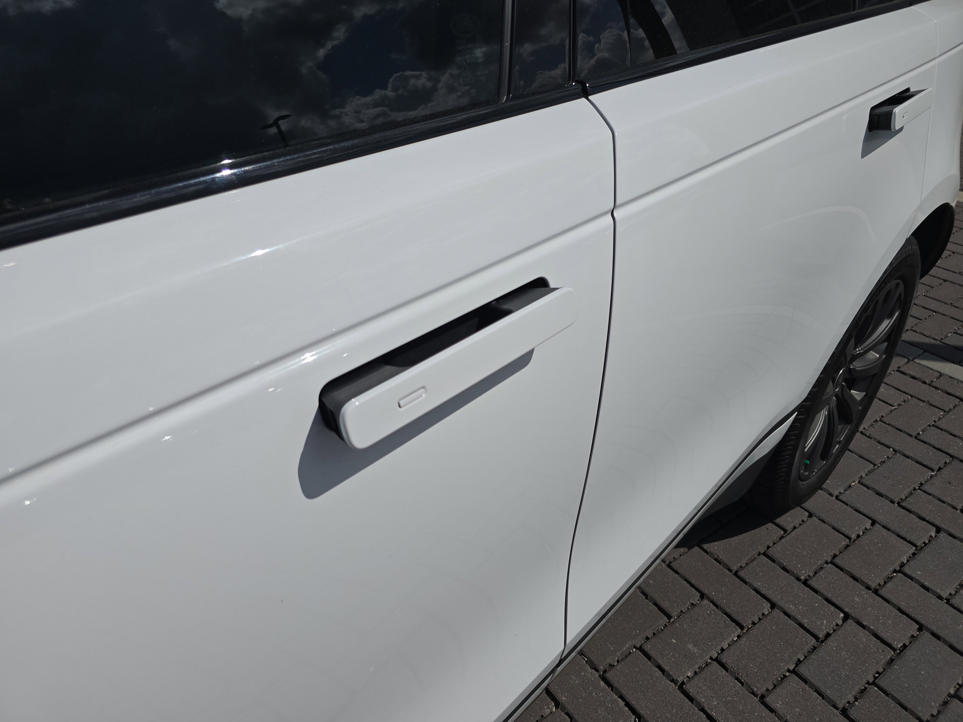 Used 2022 Land Rover Range Rover Velar S image 13