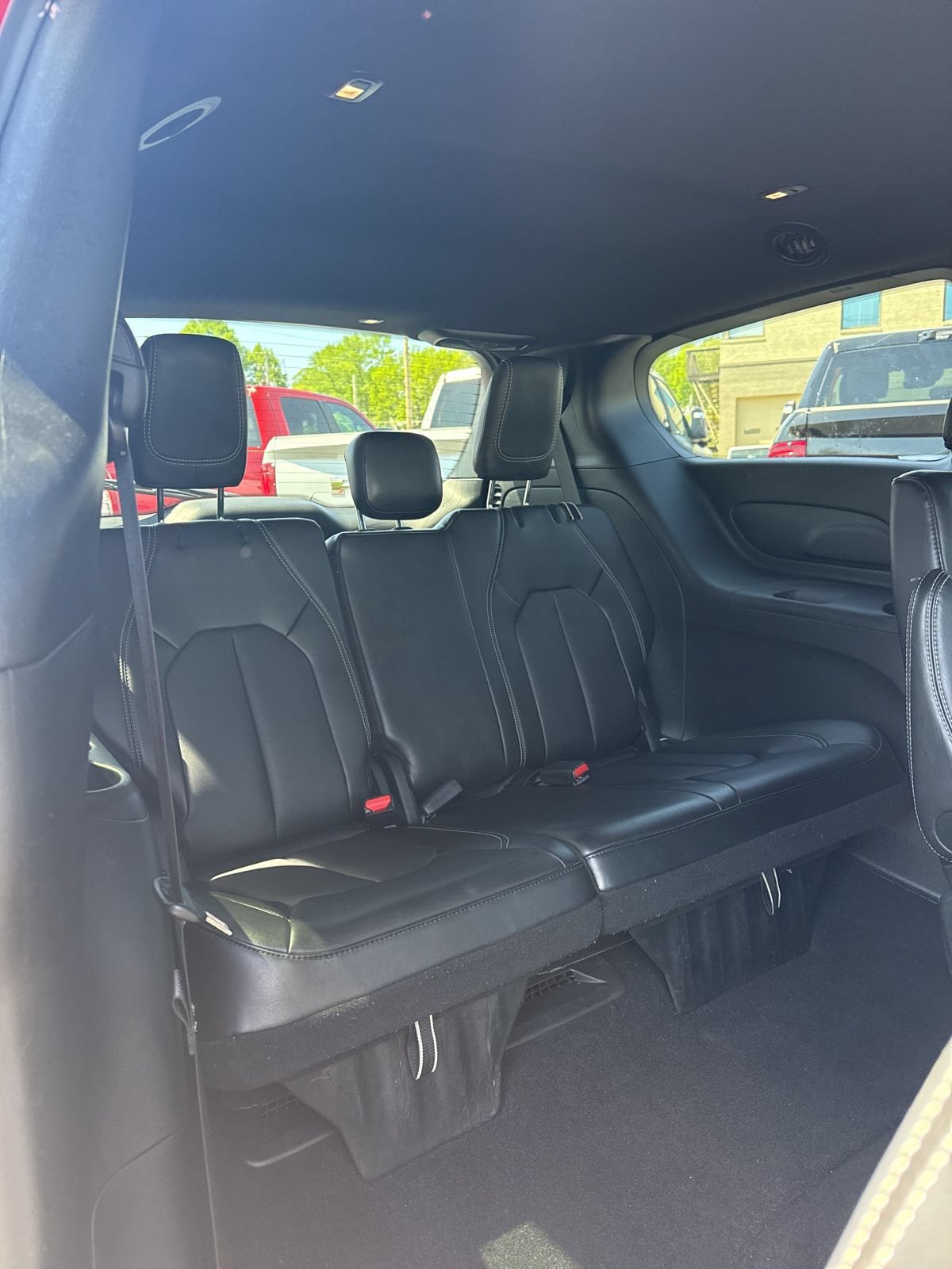 Used 2025 Chrysler Pacifica Select FWD image 31
