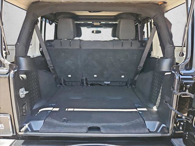 Used 2017 Jeep Wrangler Unlimited Sahara AWD/4WD image 10