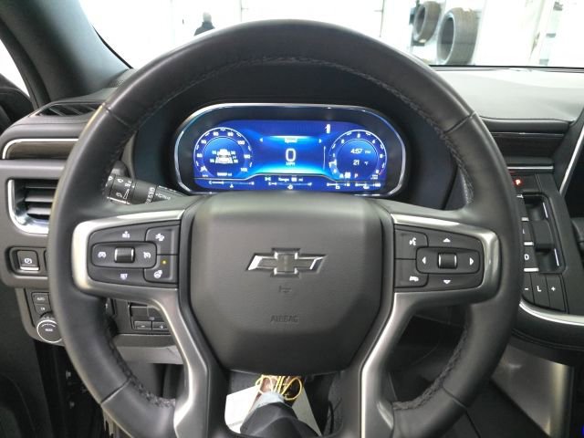 Used 2023 Chevrolet Suburban Z71 w/ Luxury Package image 23