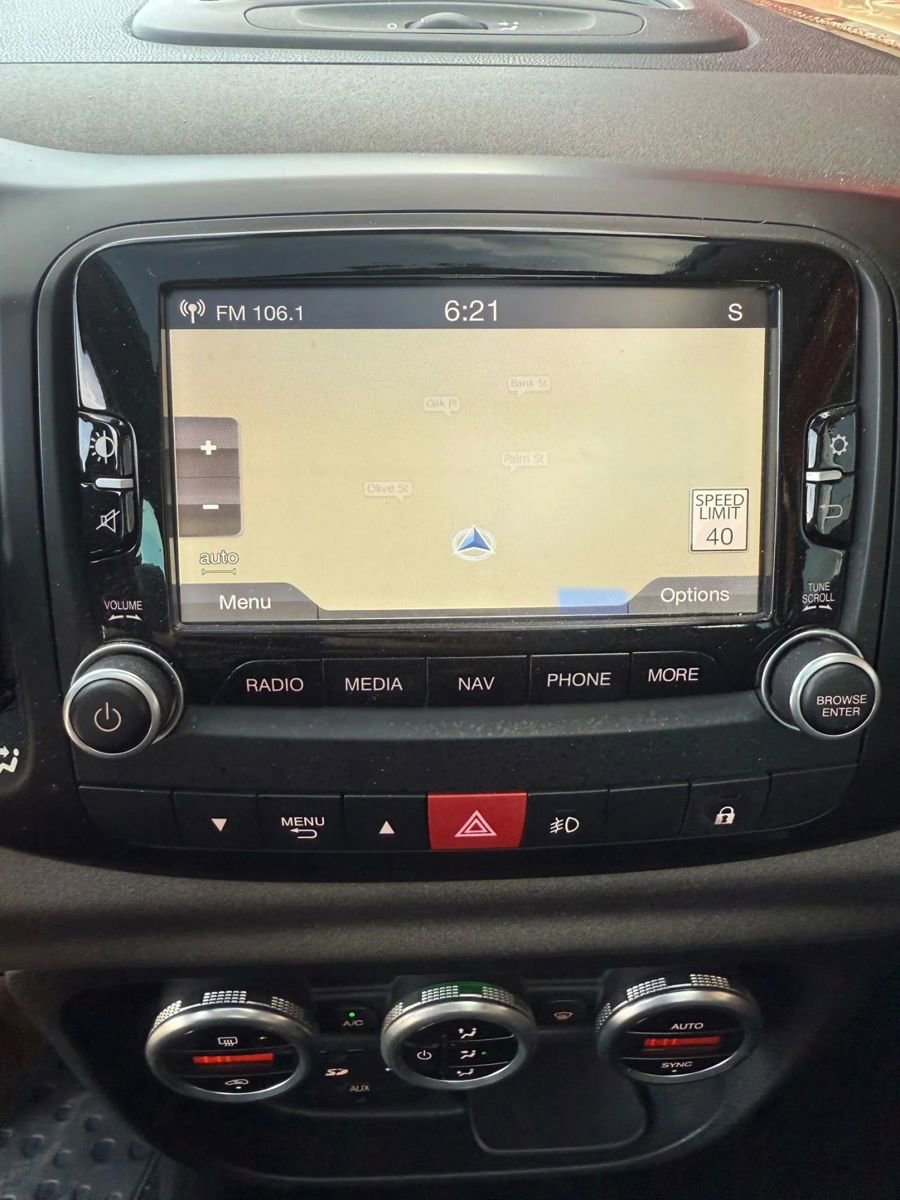 Used 2014 FIAT 500L Trekking w/ Popular Equipment Group image 10