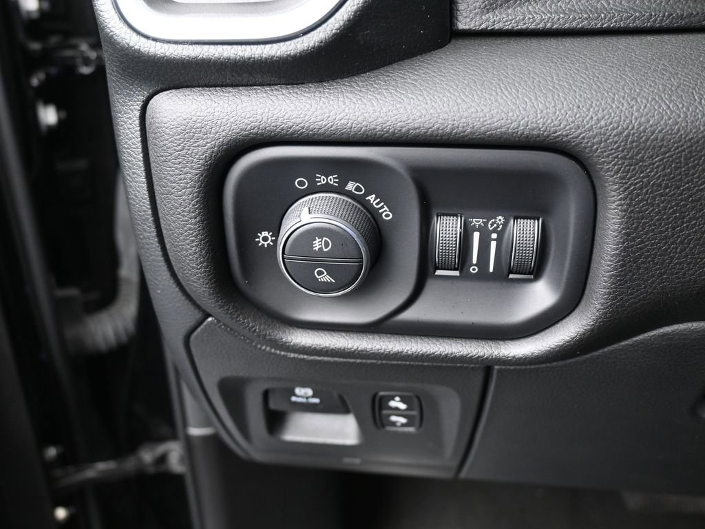 Used 2023 RAM 1500 Laramie image 36