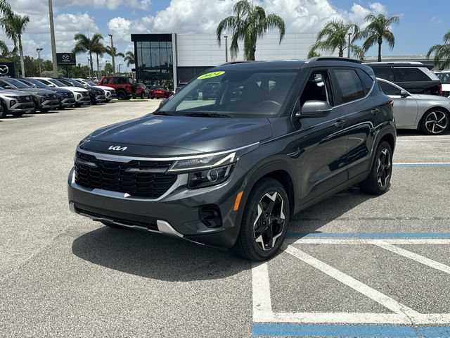 Used 2024 Kia Seltos EX FWD image 2