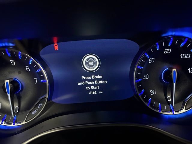 Used 2025 Chrysler Pacifica Select image 11