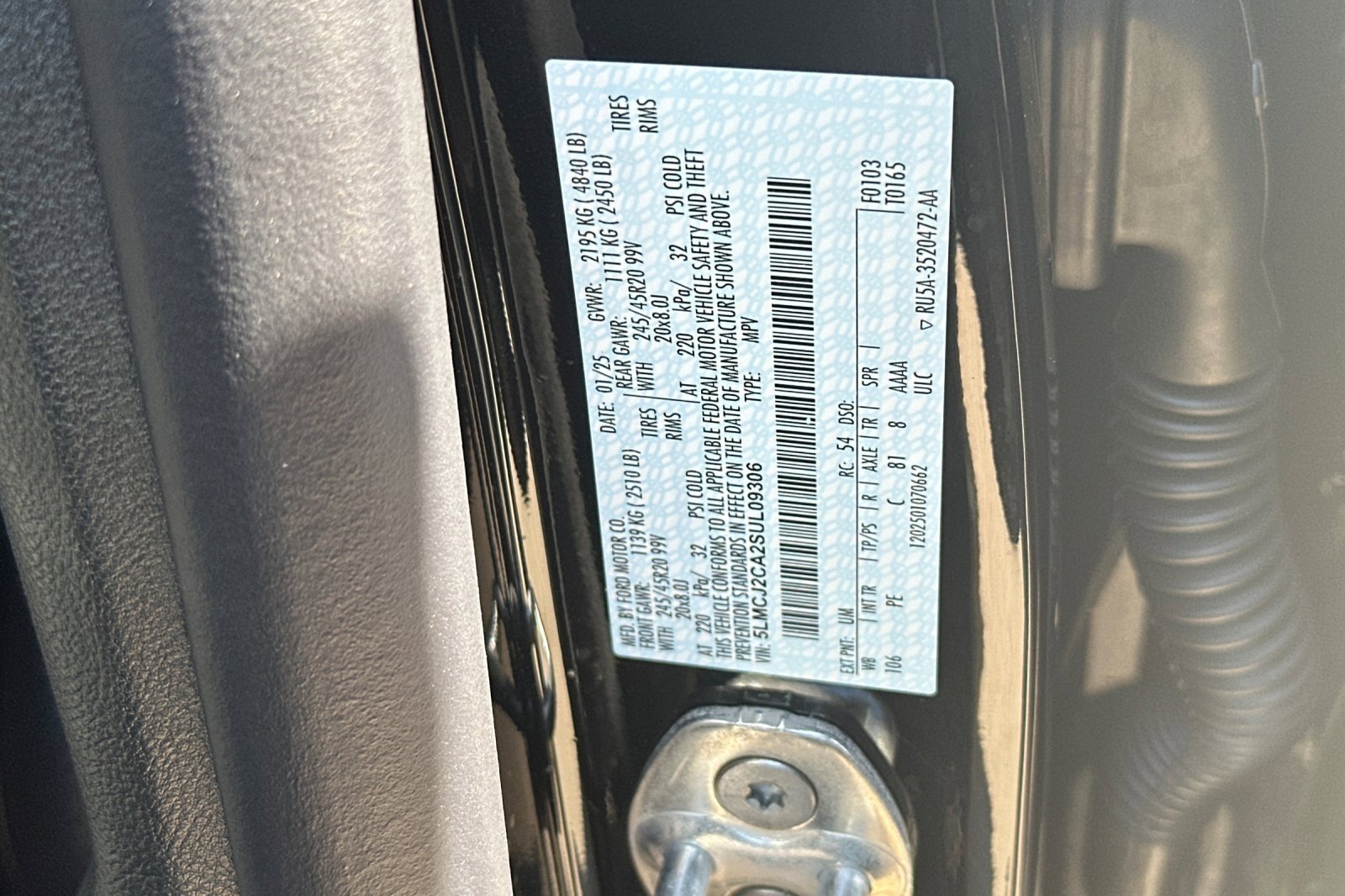 New 2025 Lincoln Corsair Reserve w/ Equipment Group 202A image 26