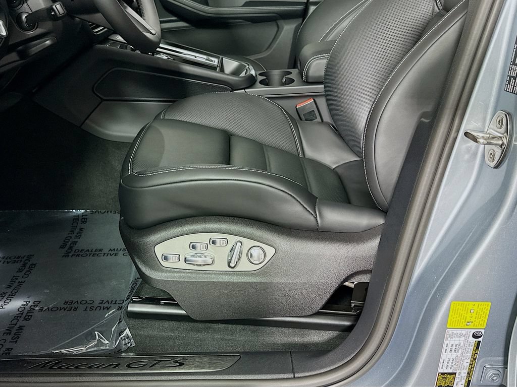 New 2026 Porsche Macan GTS AWD/4WD image 22