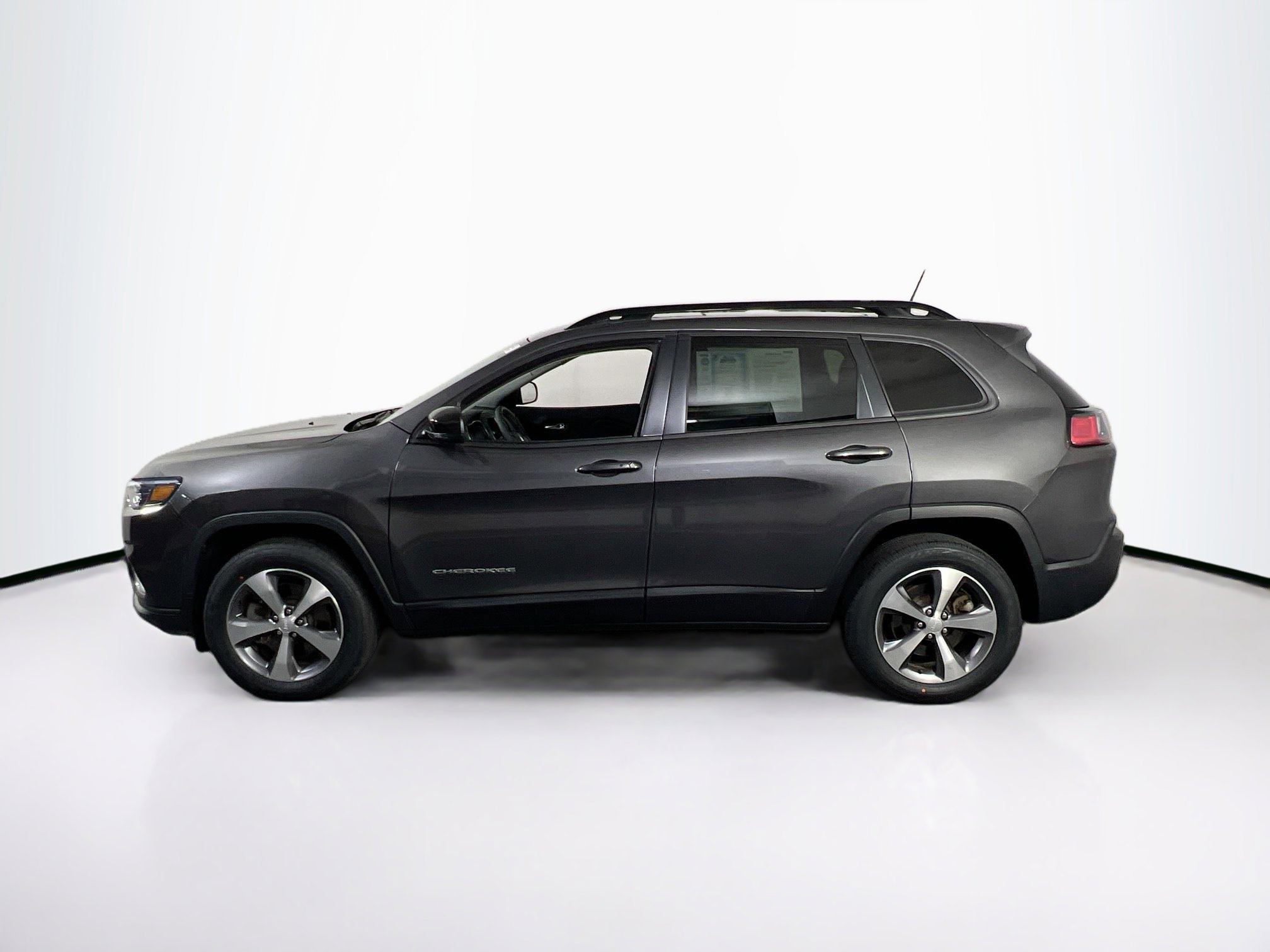 Used 2022 Jeep Cherokee Limited image 8
