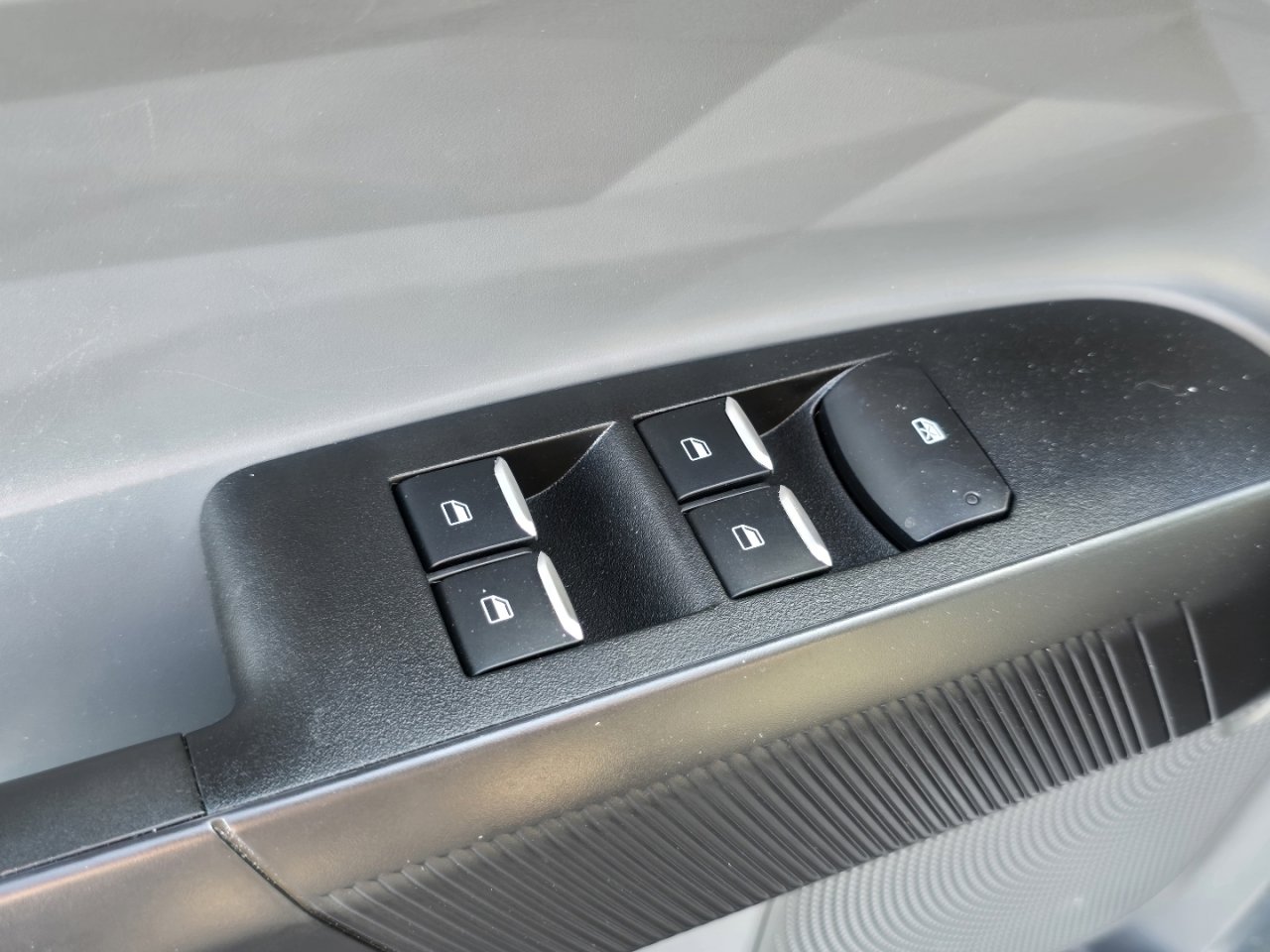 Used 2025 Ford Maverick XL image 13