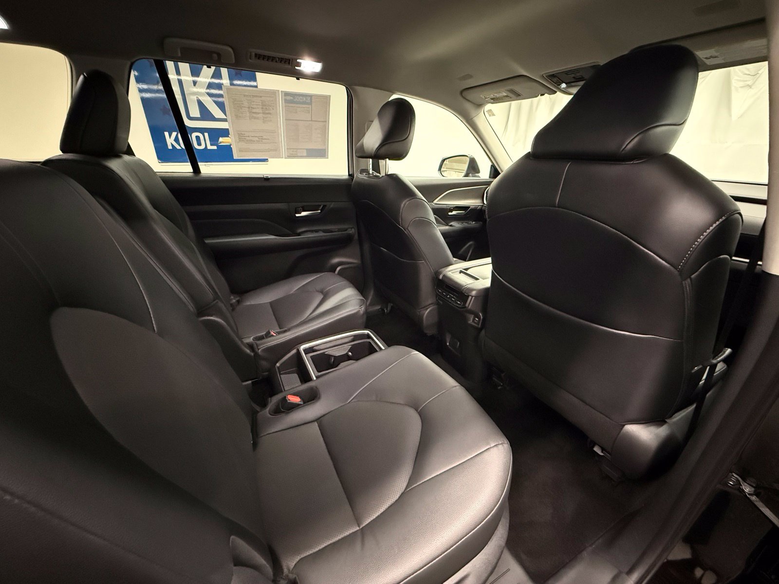 Used 2025 Toyota Grand Highlander AWD image 6