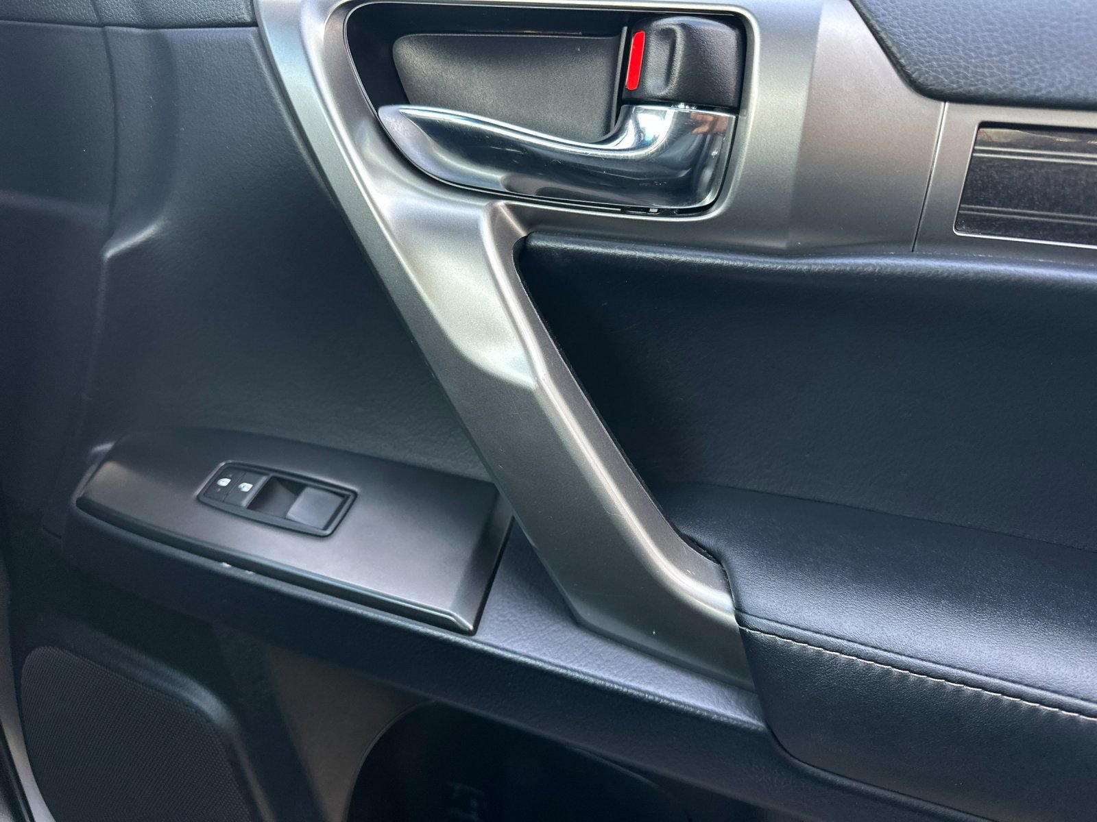 Used 2023 Lexus GX 460 Premium w/ Premium Package image 19