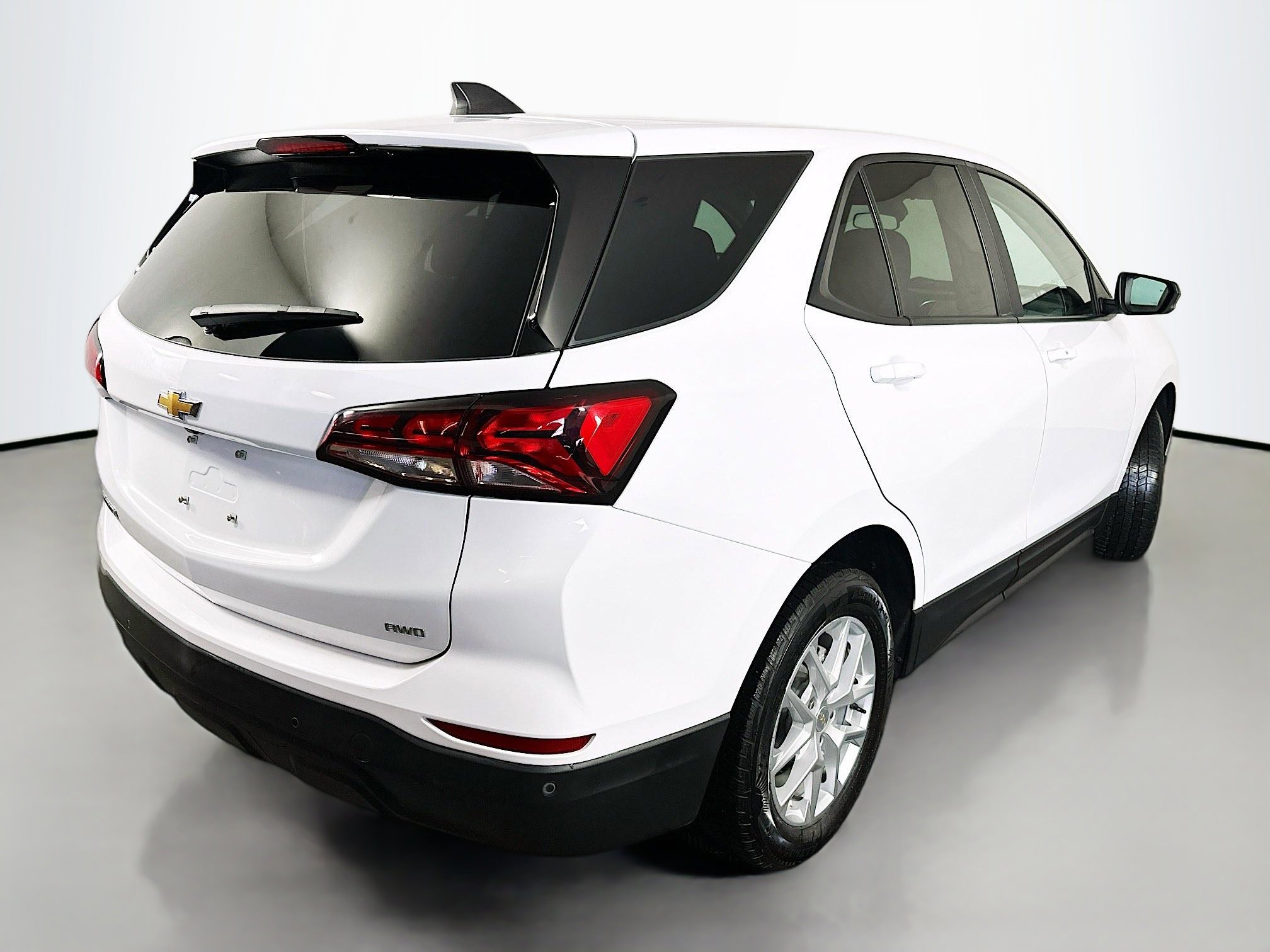 Used 2022 Chevrolet Equinox LS w/ LS Convenience Package image 7