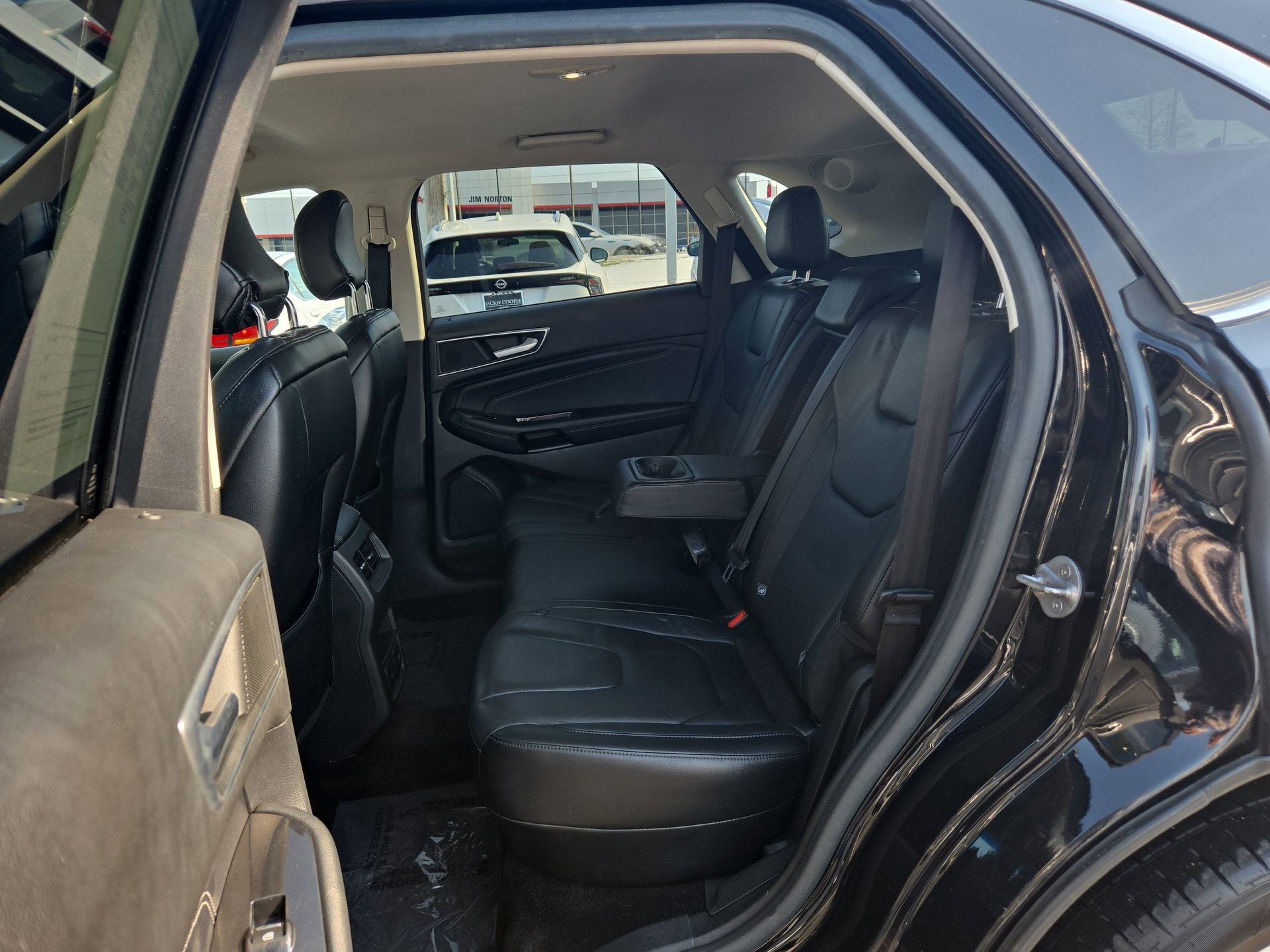 Used 2016 Ford Edge Titanium w/ Technology Package image 17