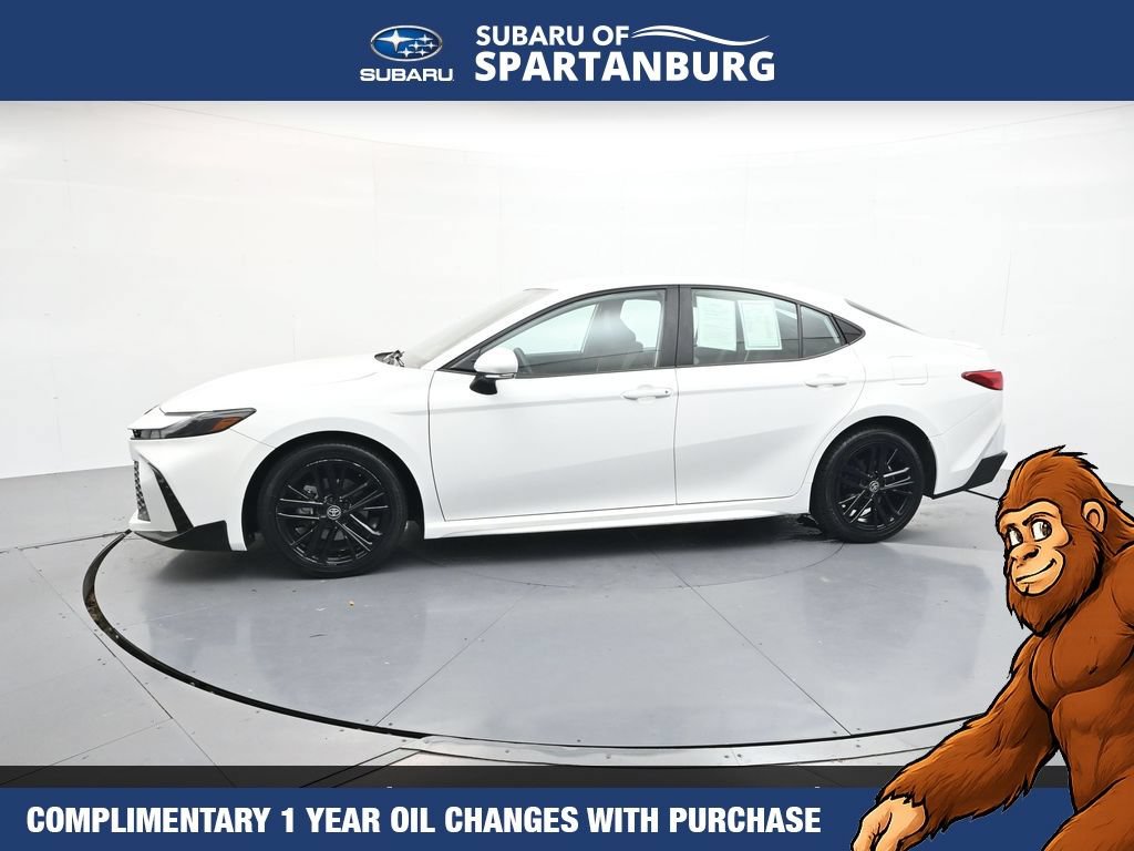 Used 2025 Toyota Camry SE FWD video 4