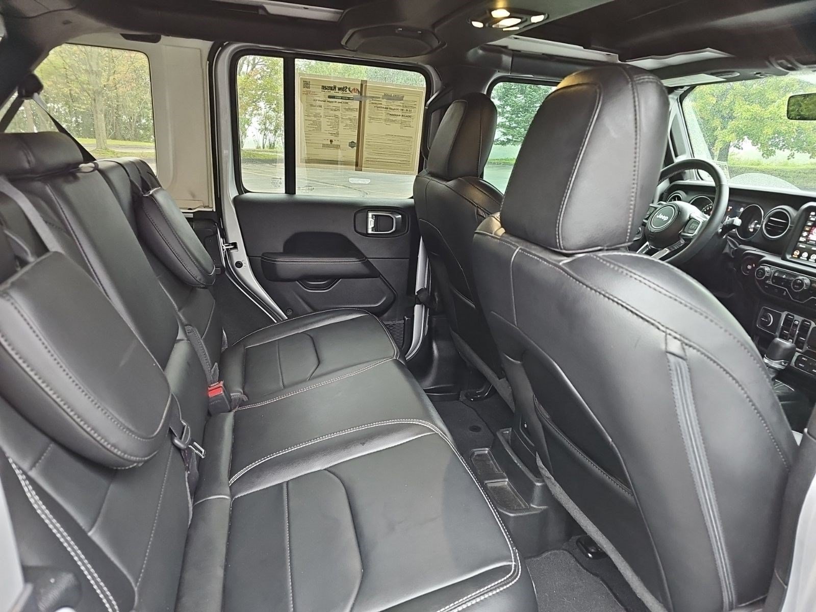 Used 2023 Jeep Wrangler Unlimited Sahara w/ Cold Weather Group AWD/4WD image 15