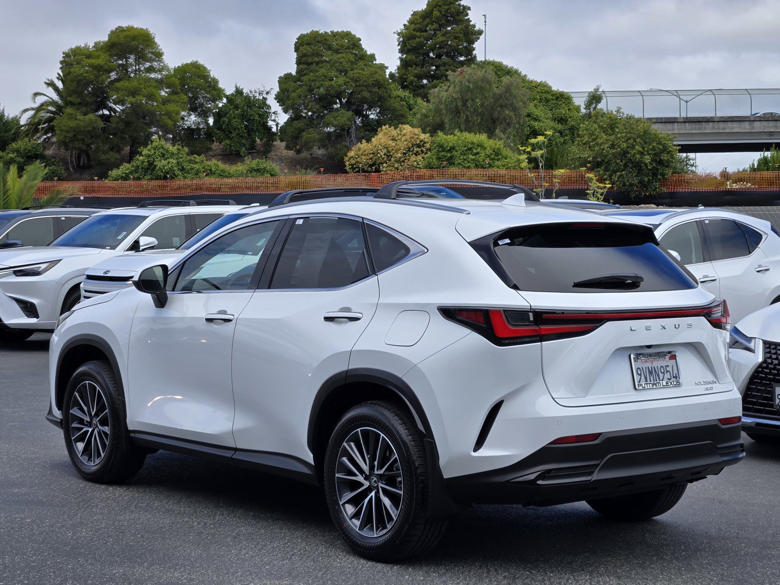 Certified 2026 Lexus NX 350h AWD w/ Accessory Package (2T) image 6