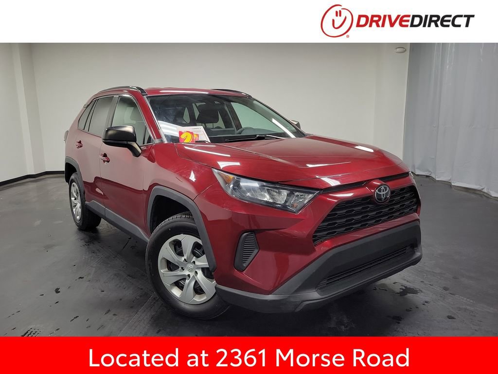 Used 2021 Toyota RAV4 LE image 1